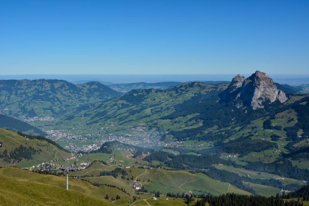 Blick auf den Talkessel Schwyz und den Mythen