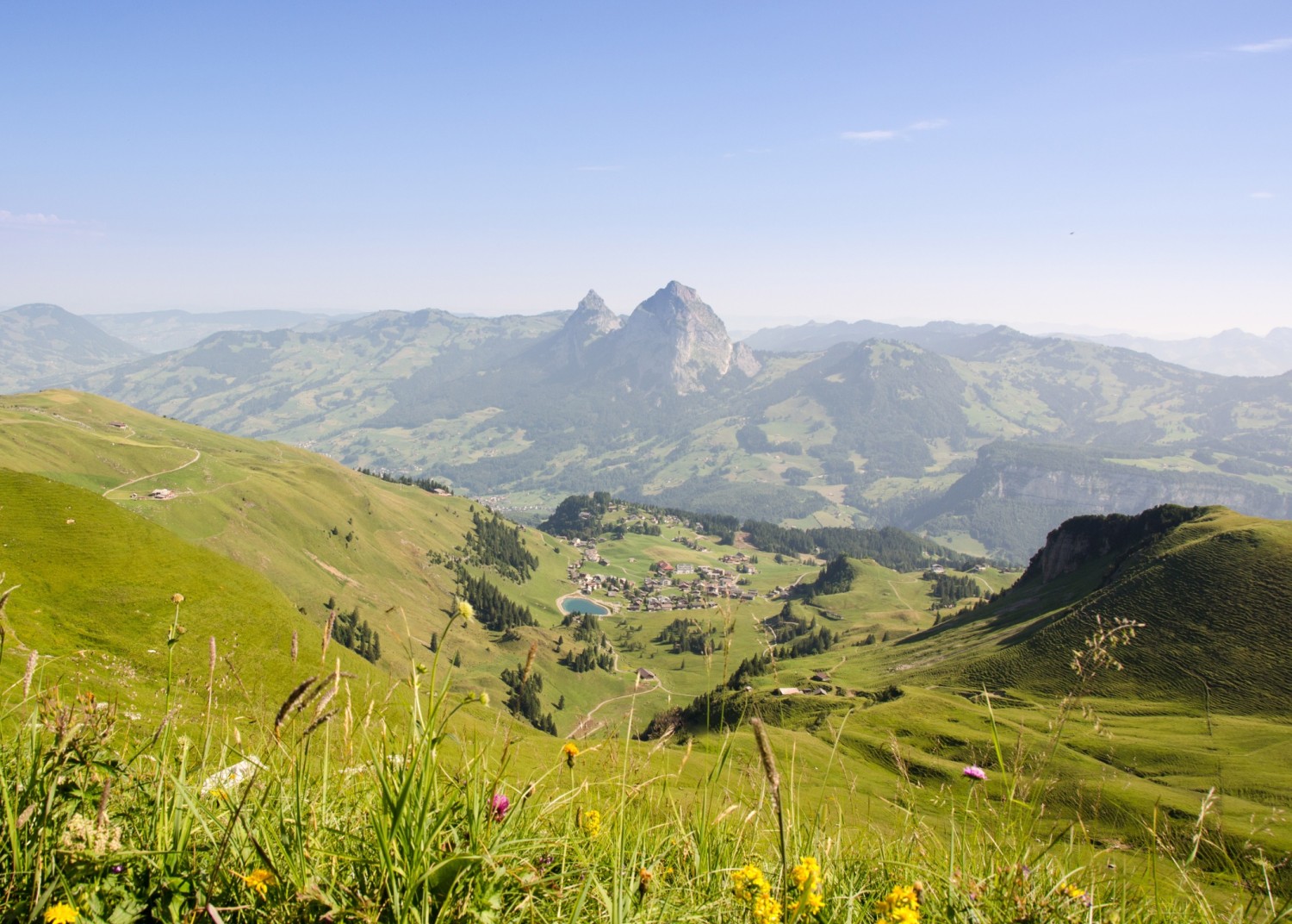 Aussicht auf Dorf Stoos