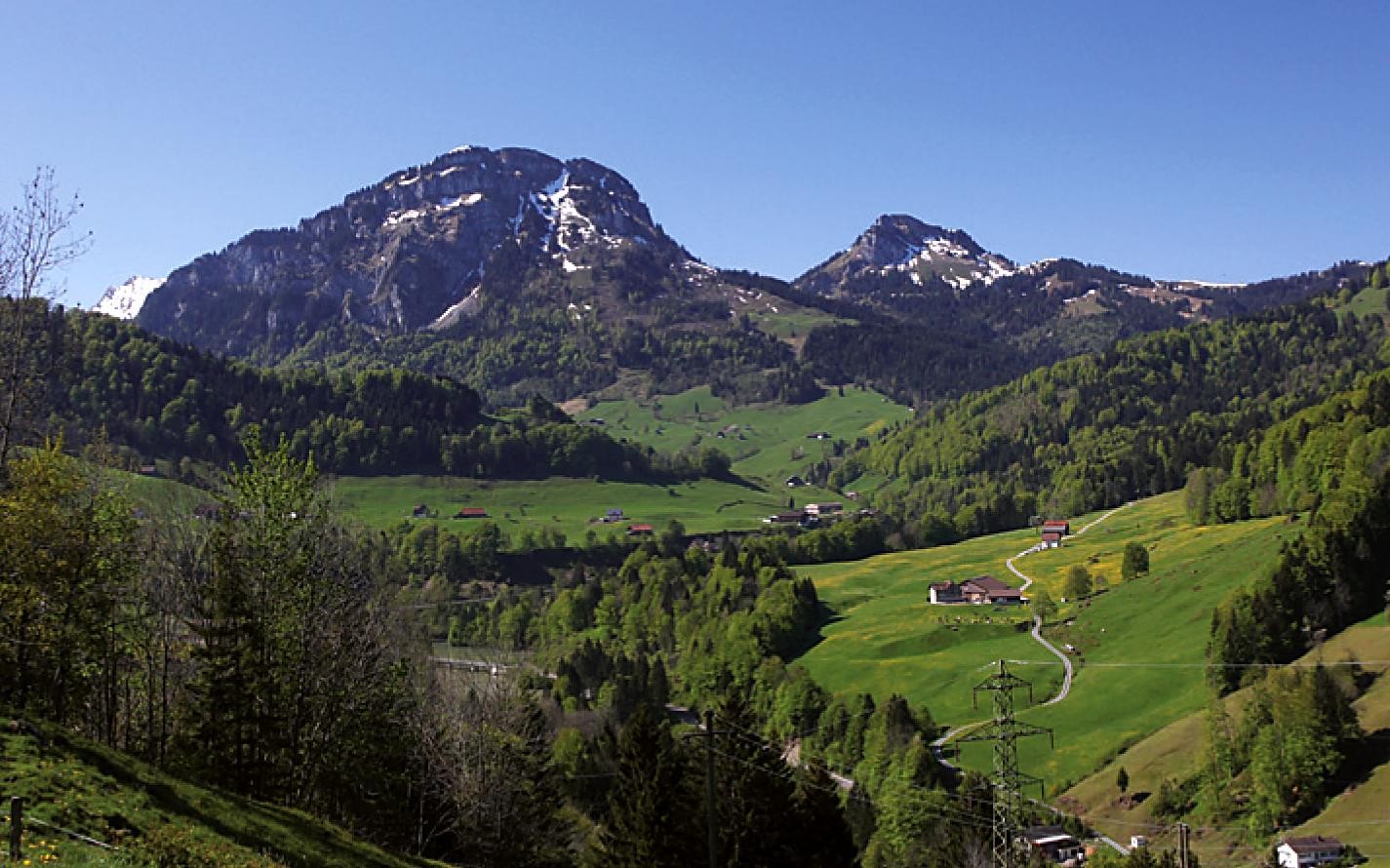 Blick auf Gross und Chli Aubrig