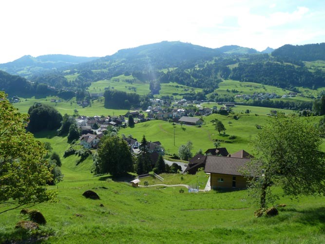 Das Dorf Sattel ist bald erreicht