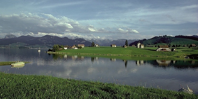 Blick auf den Sihlsee und die Alpen