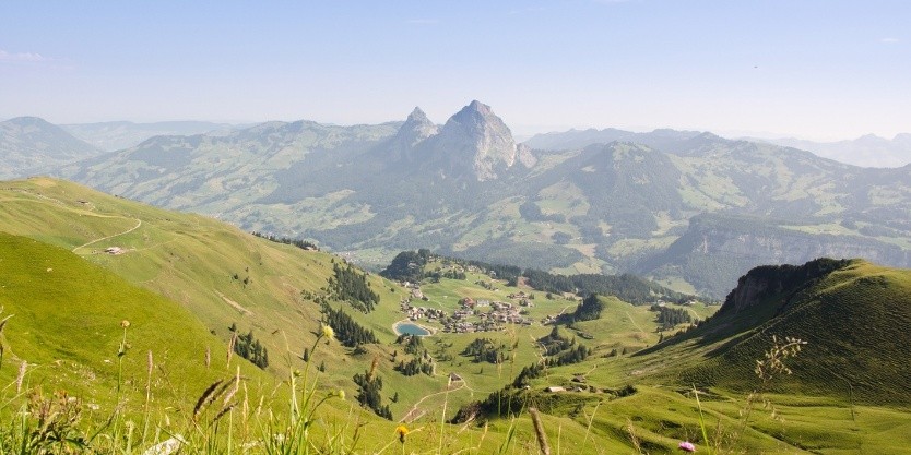 Aussicht auf Dorf Stoos