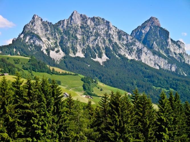 Blick auf den Haggenspitz sowie den grossen und kleinen Mythen