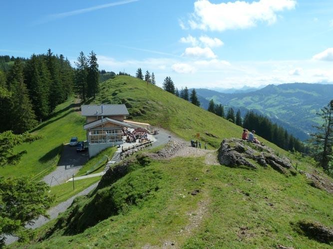 Blick zur Halsegg oberhalb Sattel