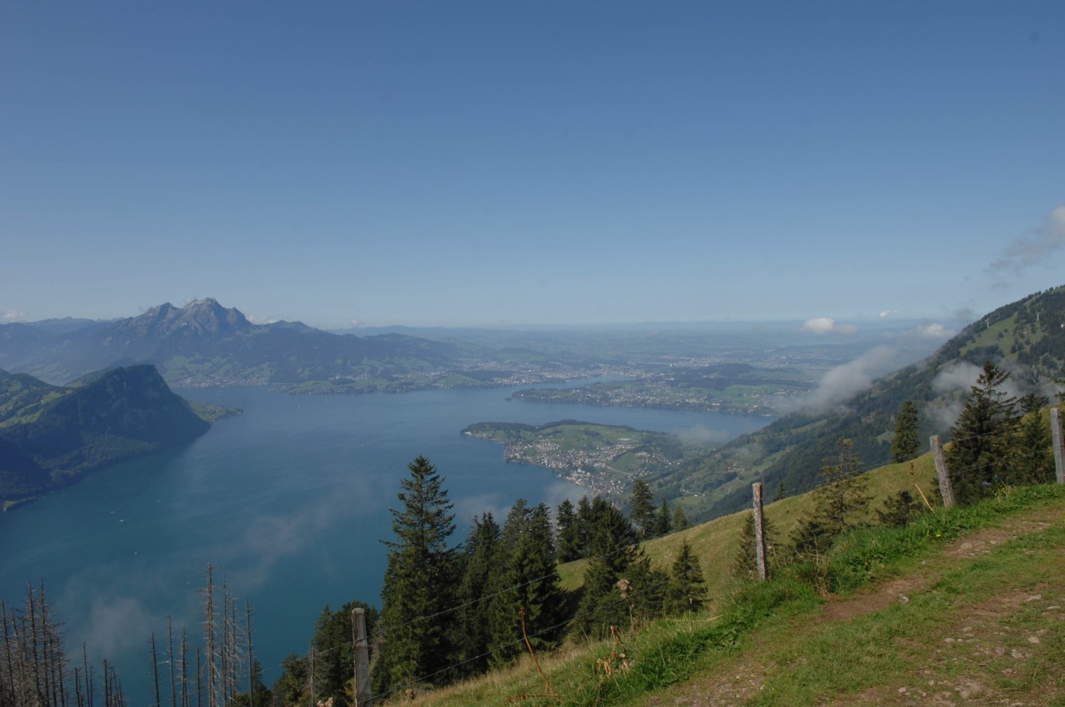 Blick auf den Bürgenstock und den Vierwaldstättersee